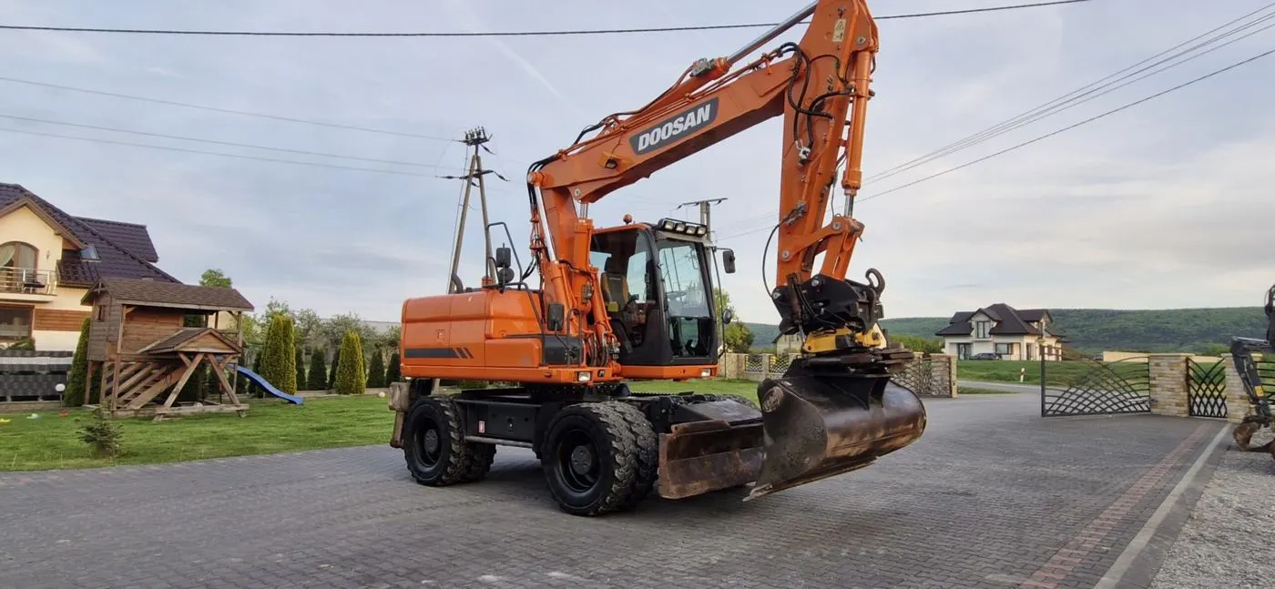 Doosan DX170W, koparka kołowa