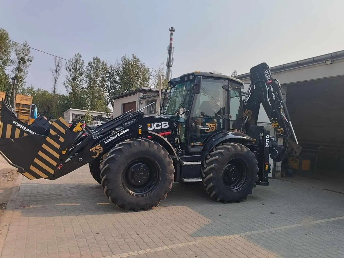 JCB 4CX PRO Limited Edition, nowa