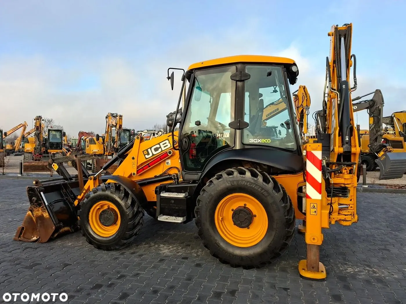 JCB Hydradig 2017 i JCB 3CX 2017
