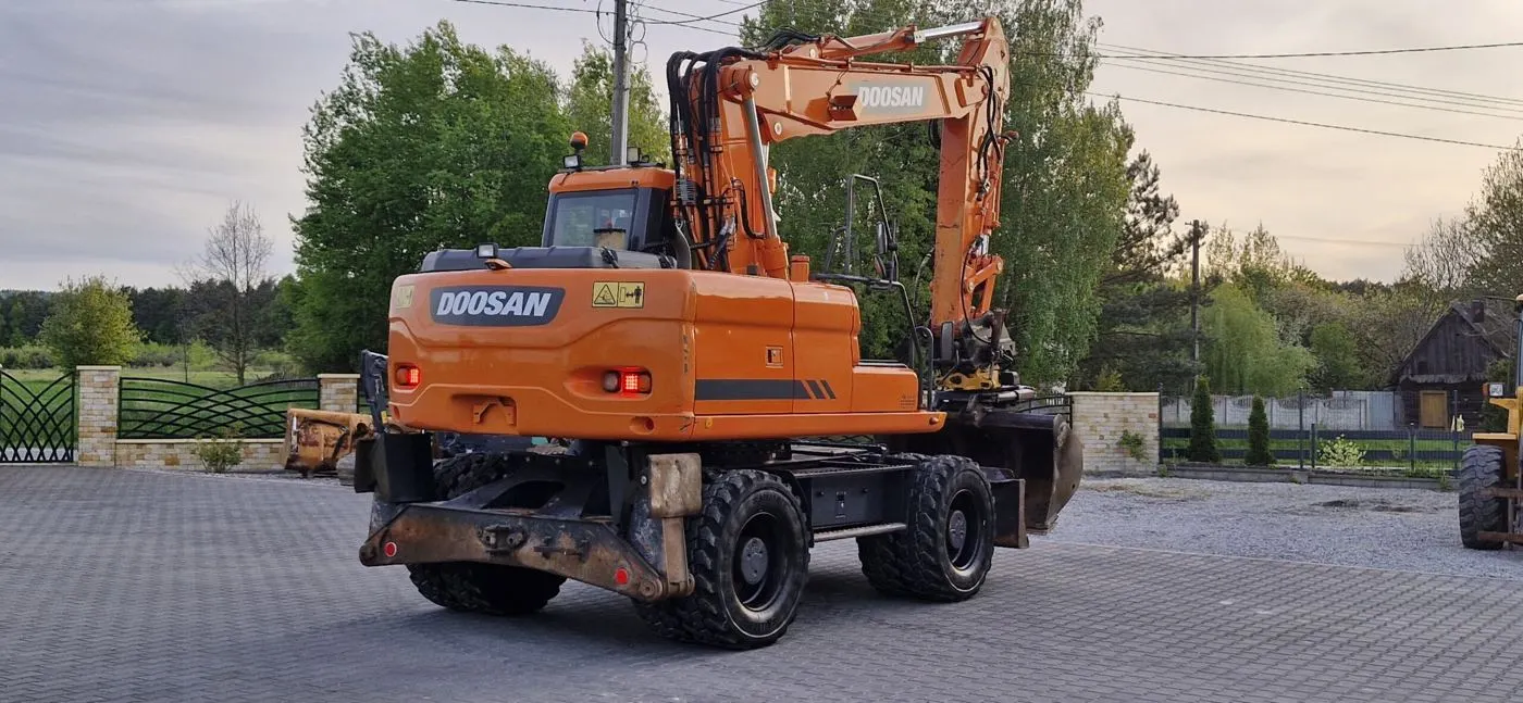 Doosan DX170W, koparka kołowa