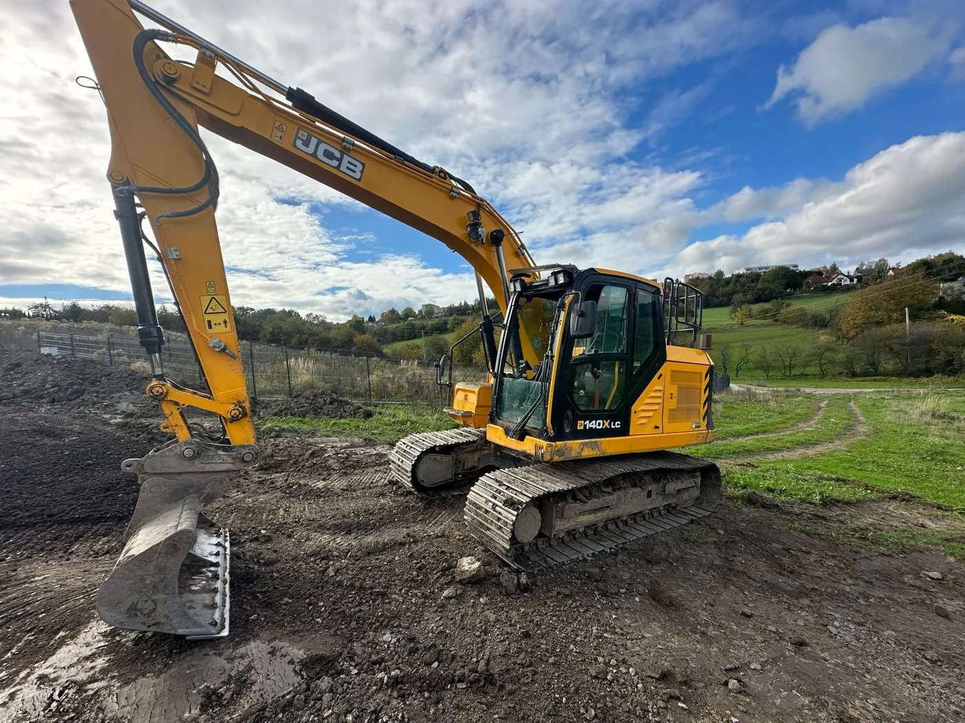 JCB 140X, koparka gąsienicowa, używana