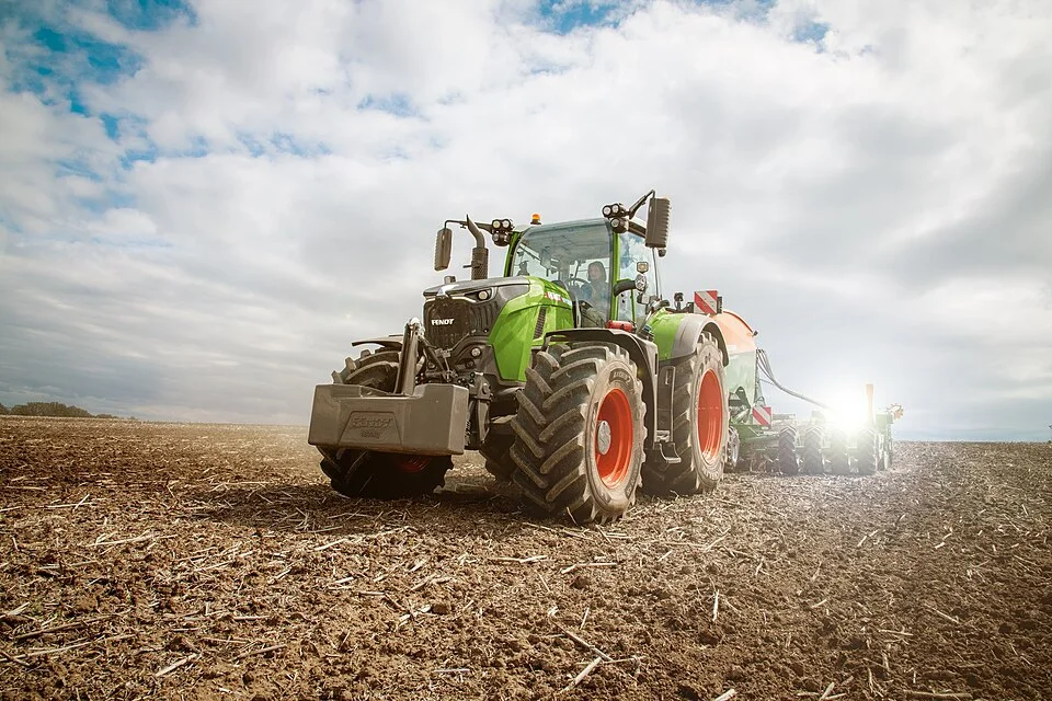 Ciągnik rolniczy Fendt 700 Vario